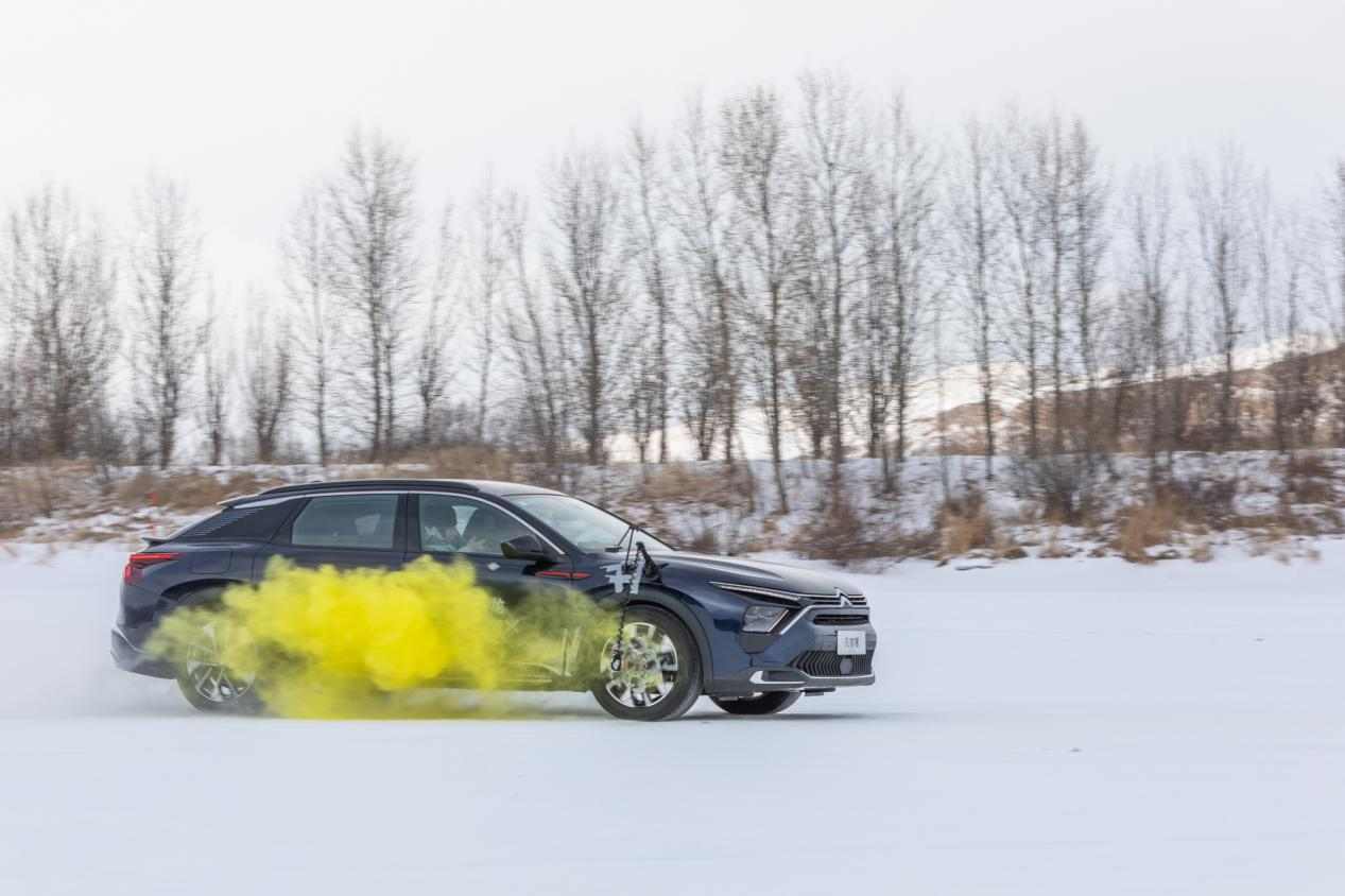 极寒驾控安全挑战 两款法系车型表现卓越-金坦汽车资讯