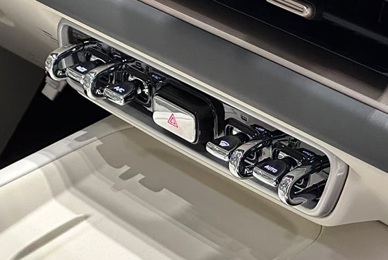 欧拉5正式上市售9.98万起 全曲面设计配城市NOA功能-金坦汽车资讯