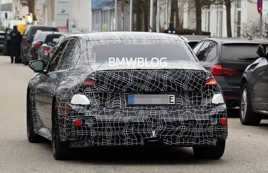 全新宝马M3电动版测试谍照曝光 2027年量产四电机600kW-金坦汽车资讯