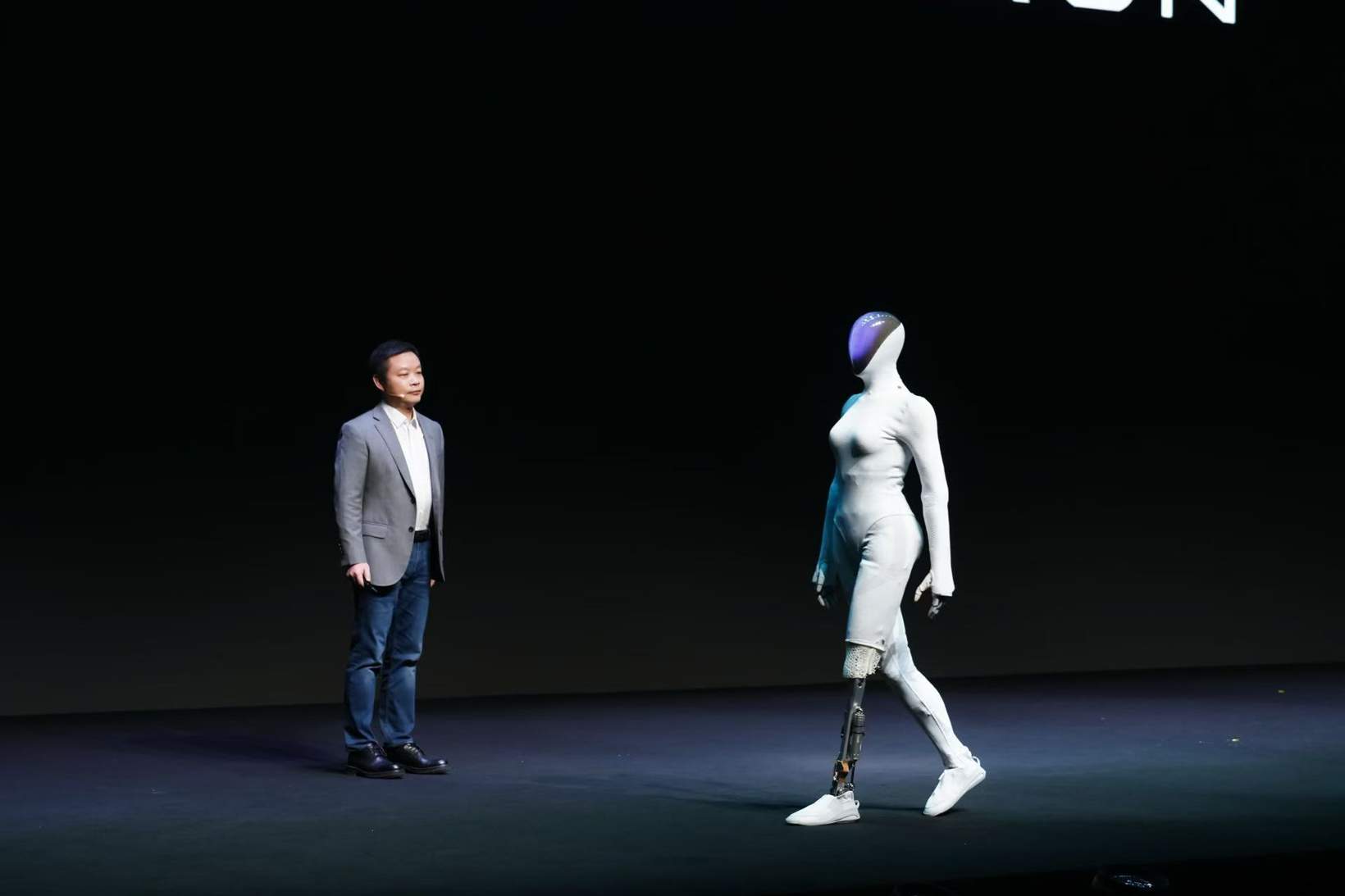 人形机器人2025年实现关键技术突破，从实验室走向产业化应用-云溯流金坦汽车资讯