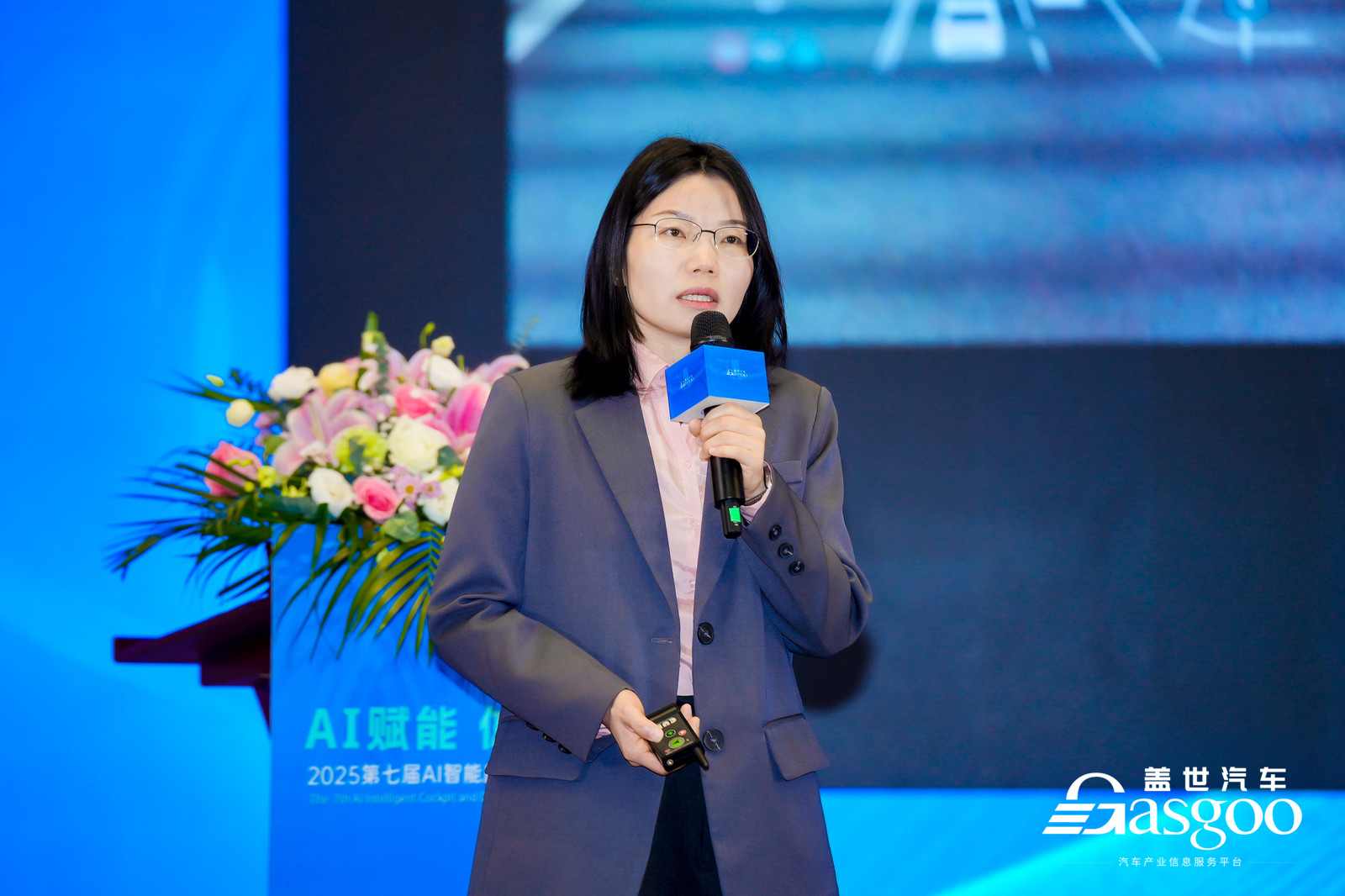 车载HUD市场爆发式增长，光学技术推动智能座舱视觉革命-金坦汽车资讯