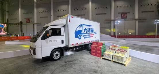 2025商用车展引领新能源转型与智能化升级-云溯流金坦汽车资讯