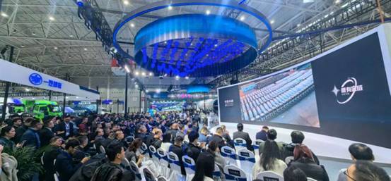 2025商用车展引领新能源转型与智能化升级-云溯流金坦汽车资讯