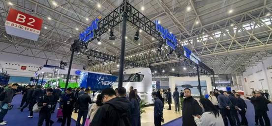 2025商用车展引领新能源转型与智能化升级-云溯流金坦汽车资讯