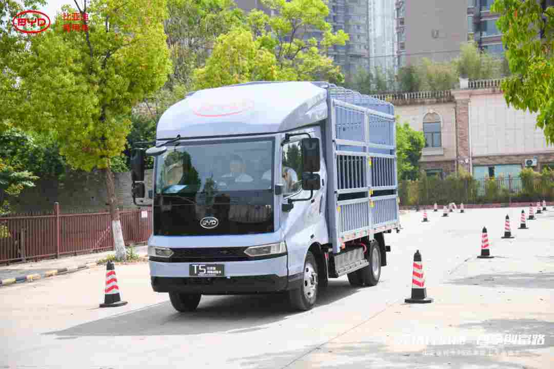 电动轻卡续航390km破解运输难题-金坦汽车资讯