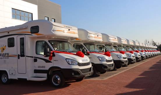 新年开门红 依维柯欧胜房车批量交付 新年开门红 依维柯欧胜房车批量交付