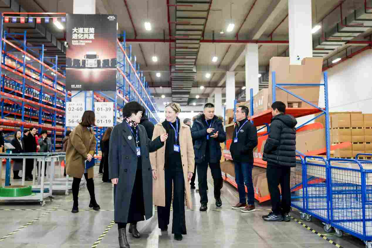 服务筑基 价值前置，NEXT ERA重卡中国零配件中心正式投入运营