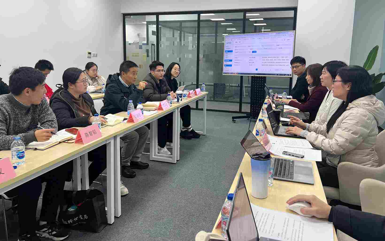 中国新能源汽车产业高质量发展与全球化战略探索-金坦汽车资讯