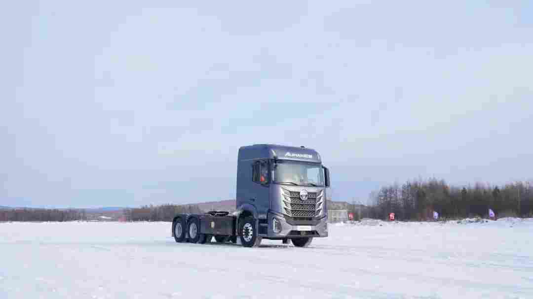 10分钟除霜+11分钟升温至15℃!欧曼银河纯电重卡极寒测试 10分钟除霜+11分钟升温至15℃!欧曼银河纯电重卡极寒测试