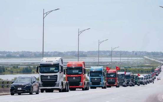 国内、出口重卡销量双第一！中国重汽实现开门红！