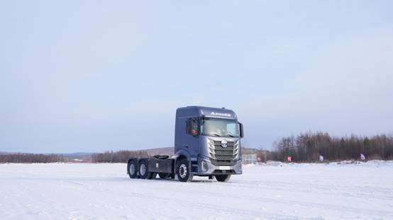 -35℃极寒测试 欧曼银河纯电+混动重卡性能不打折！