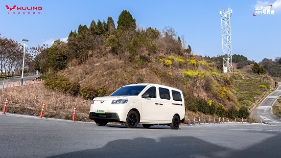 售价6.98万元起 五菱荣光纯电版正式上市 售价6.98万元起 五菱荣光纯电版正式上市