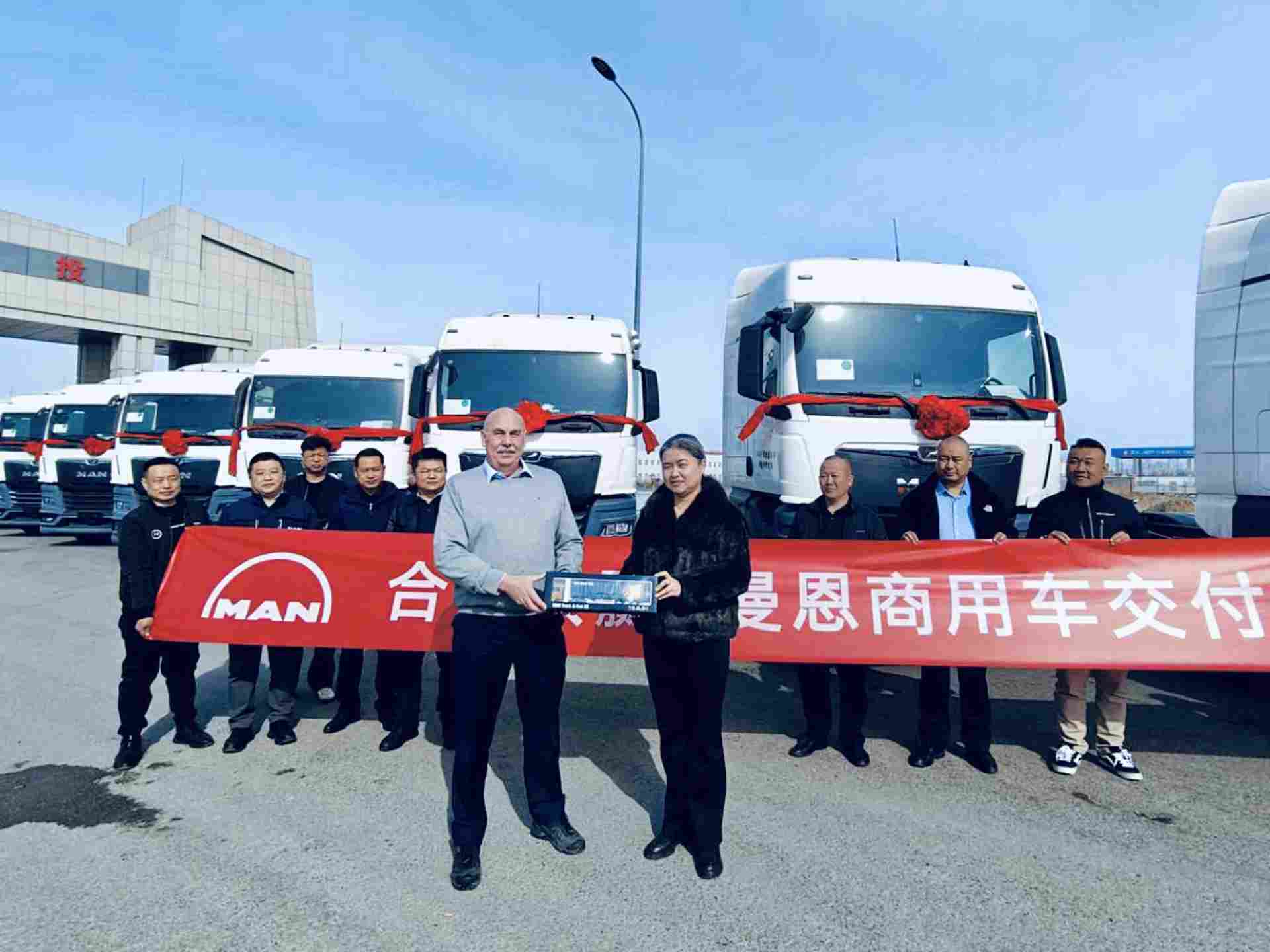 助力跨境运输 10台曼恩TGX交付鼎盛易嘉