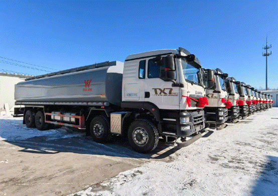 中国重汽豪沃重卡批量交付，赋能全场景运输高质量发展