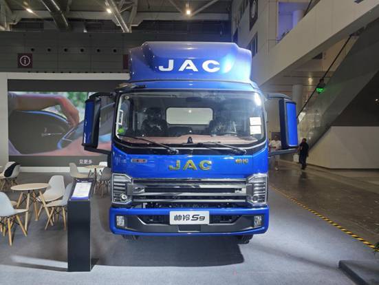 聚焦新能源与智能化 江淮1卡携新产品亮相深圳国际商用车展