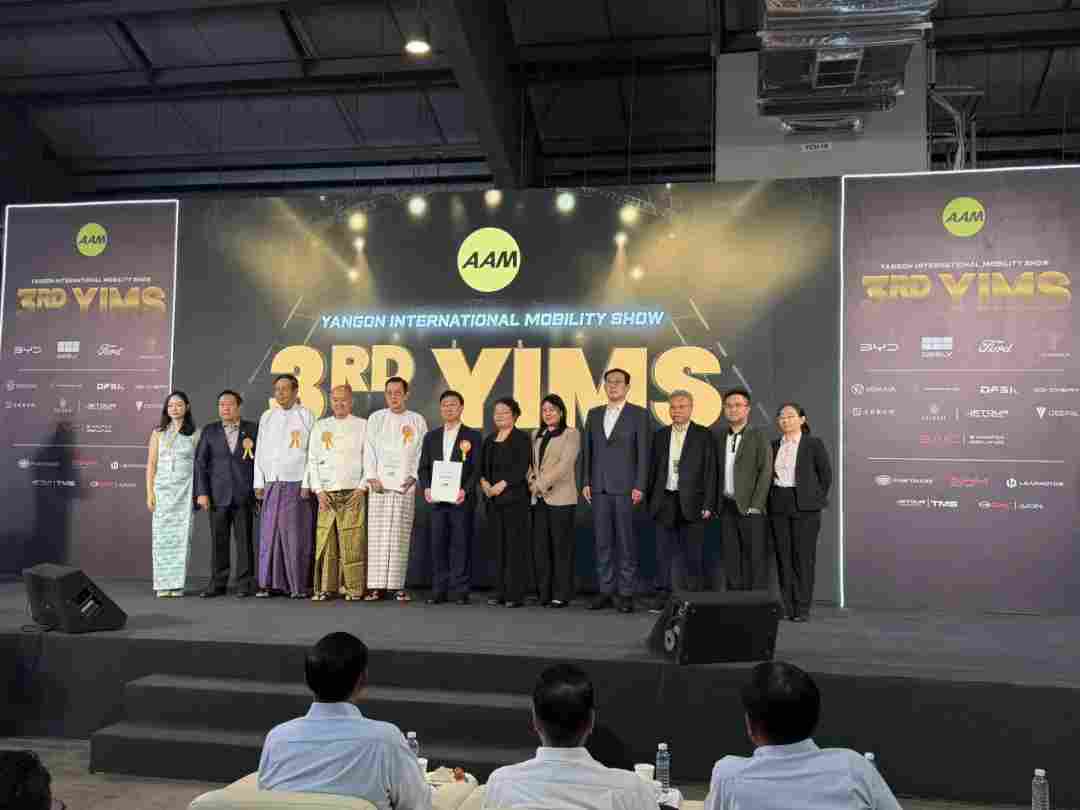 一汽解放携J6P与虎VR重磅亮相第三届缅甸国际车展