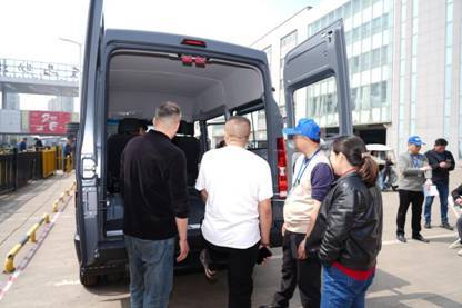 南京依维柯得意8AT上市品鉴会在众彩物流中心成功举办-金坦汽车资讯