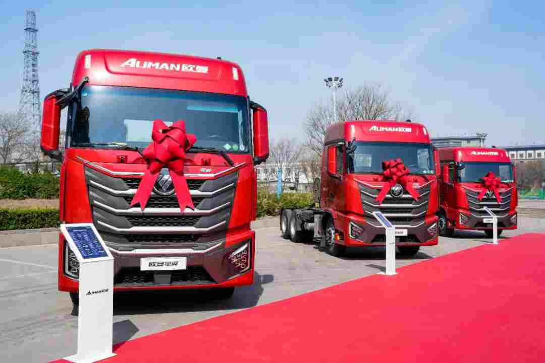 欧曼星辉动力14L燃气车上市，赋能资源运输高效运营-金坦汽车资讯