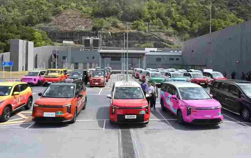 一家五口一辆车就够了 大通纯电MPV交付大众出租